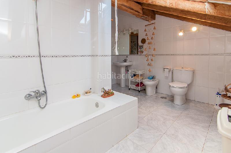 Foto 2b17f85e-3c74-4abb-962f-436fa45b3e04. Casa chalet individual con parcela de 5000 mt en Bárcena de Cicero