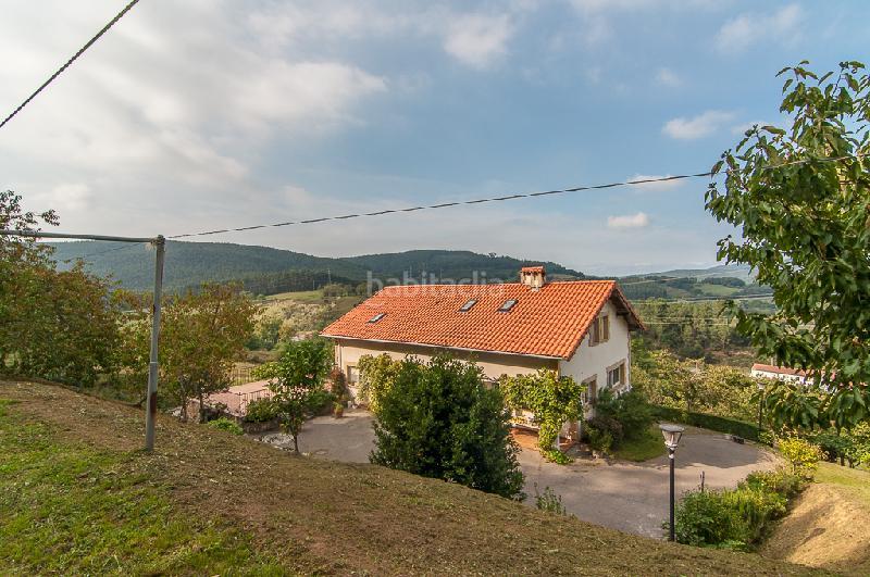 Foto fd64f54c-3917-4dc6-b9b6-5f5421d0e6fe. Casa chalet individual con parcela de 5000 mt en Bárcena de Cicero