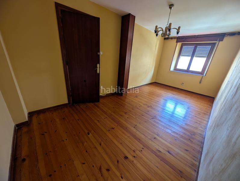 Foto c728e762-155d-4d7a-83c4-0278a59f9dfe. Piso en calle la magdalena 17 oportunidad en el centro ! buscas un piso amplio y con potencial a un precio imbatible? esta es tu ocasión. vivienda d en Colindres