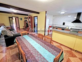 Casa adossada a Isequilla - barrio isequilla 9. Casa de piedra en liendo