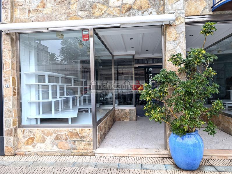 Foto 26f5ec32-5d45-4e76-ba82-ac4945751b94. Lloguer local comercial a Laredo - cl villa de foz 1 a Laredo