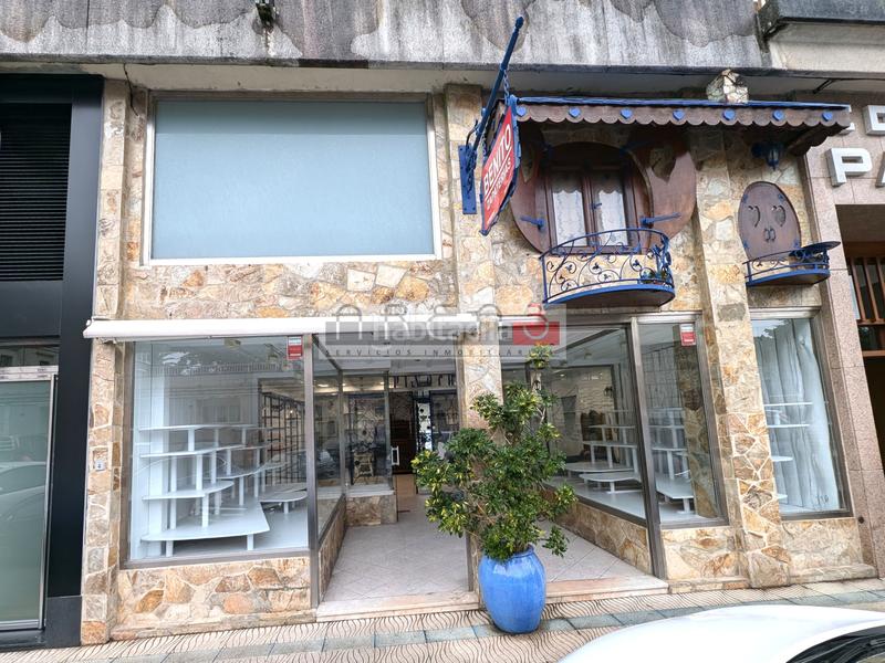 Foto 98e20050-d01b-45a7-9c1b-0a5c4162ec63. Lloguer local comercial a Laredo - cl villa de foz 1 a Laredo