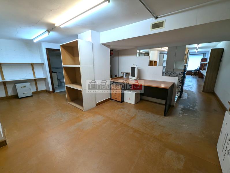 Foto c8274c65-a30b-4fcc-b699-e1b94d15716b. Lloguer local comercial a Laredo - cl villa de foz 1 a Laredo