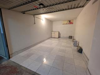 Parking coche en Colindres - urbanización las palmeras 39. Garaje cerrado en colindres  las palmeras