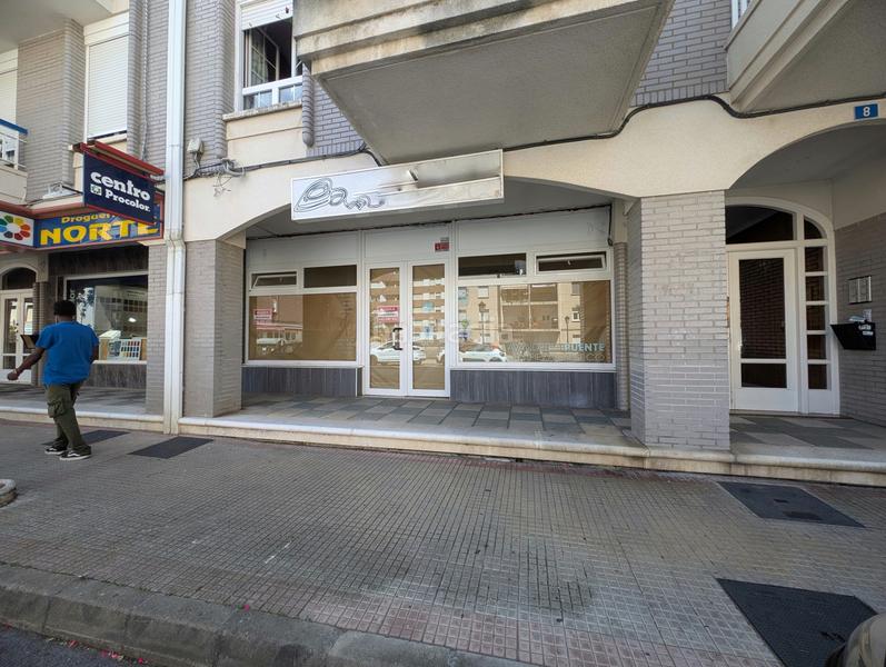 Foto 49344fdf-b101-4f2c-897a-e03cfd3f421c. Alquiler local comercial alquiler de local comercial en el corazón ! en Colindres