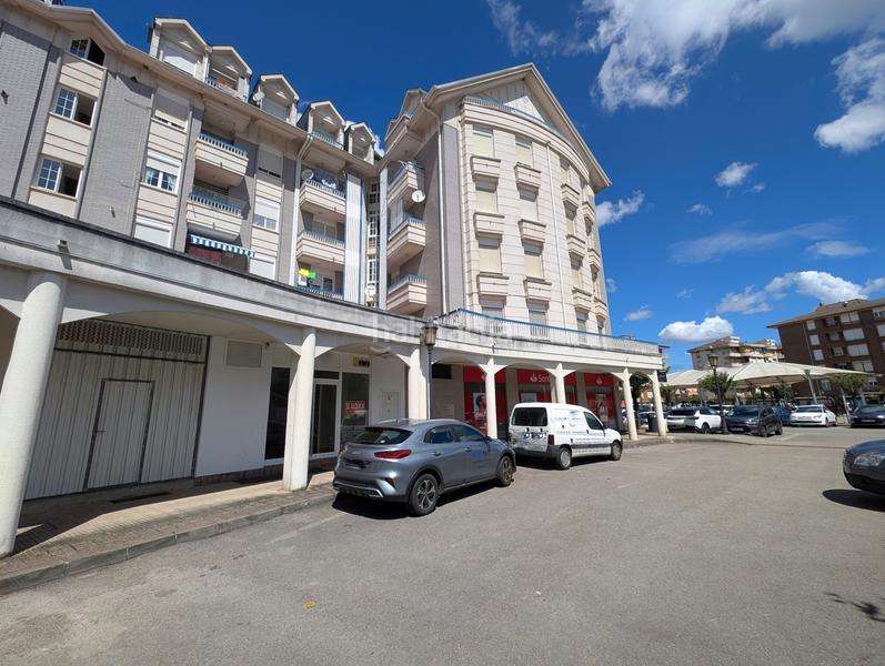 Foto c752a4b3-8887-4d67-b711-fa2713f9f877. Alquiler local comercial alquiler de local comercial en el corazón ! en Colindres
