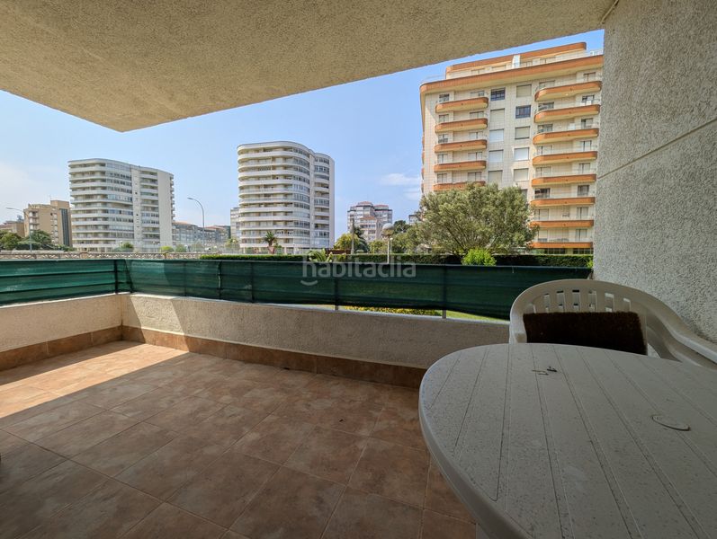 Foto 0b3cde48-0334-48b4-b4d0-e63ea11478d4. Piso en Laredo - calle enrique mowinckel- rcia amanecer 84 bajo en la playa en Laredo