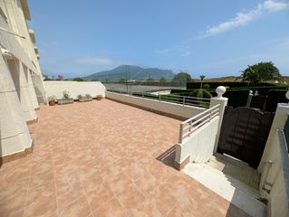 Piso en Laredo - calle enrique mowinckel- rcia amanecer 84. Bajo en la playa de laredo
