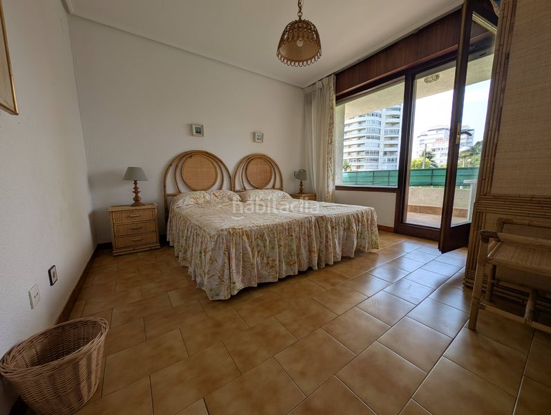 Foto 4a6ad10b-925a-475f-9996-4f16c8b110bb. Piso en Laredo - calle enrique mowinckel- rcia amanecer 84 bajo en la playa en Laredo