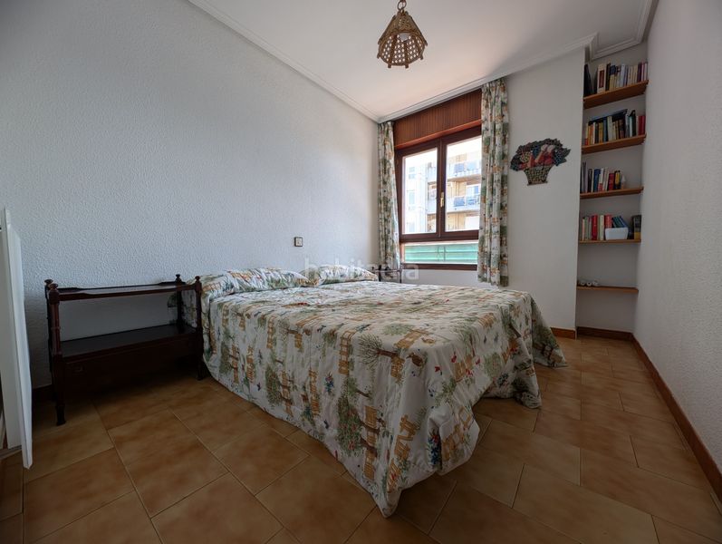 Foto 4bf2624f-27d5-4858-b130-d36b9e1a4820. Piso en Laredo - calle enrique mowinckel- rcia amanecer 84 bajo en la playa en Laredo