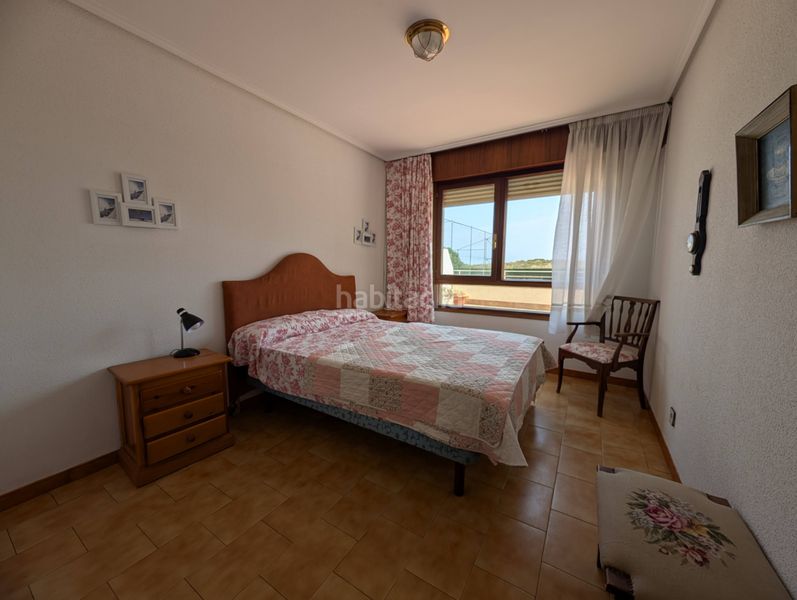 Foto 52338b95-9a42-4808-8196-64ef7eb799b4. Piso en Laredo - calle enrique mowinckel- rcia amanecer 84 bajo en la playa en Laredo