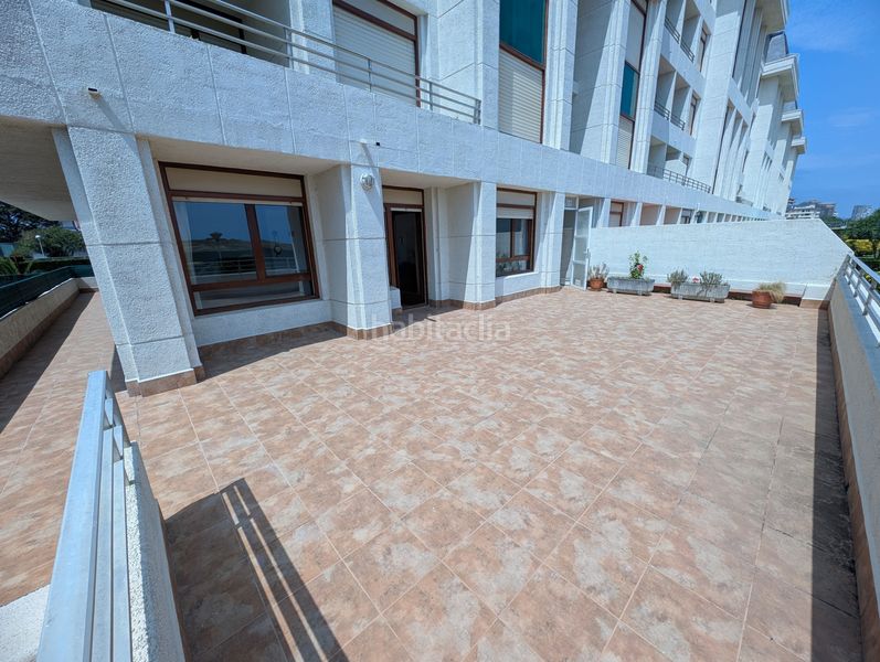 Foto 53c952ae-9a9b-4859-9d95-4a4dd76d7395. Piso en Laredo - calle enrique mowinckel- rcia amanecer 84 bajo en la playa en Laredo