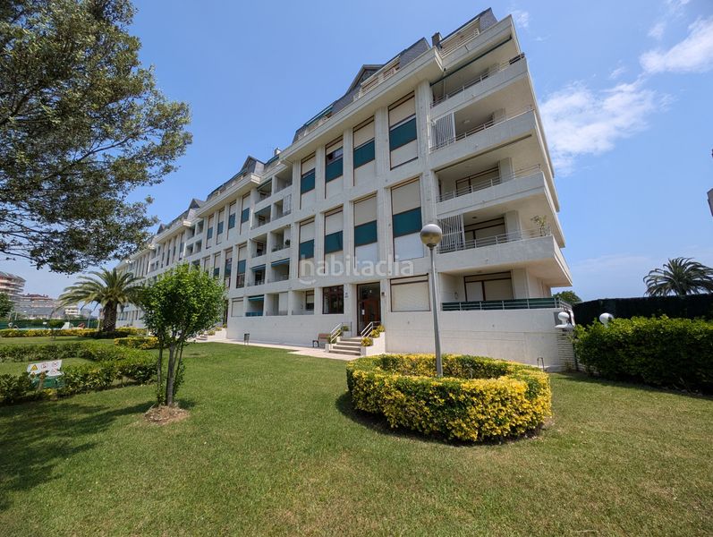 Foto 5bef47f7-b4c2-4ef4-ad5d-3f04b67e5788. Piso en Laredo - calle enrique mowinckel- rcia amanecer 84 bajo en la playa en Laredo