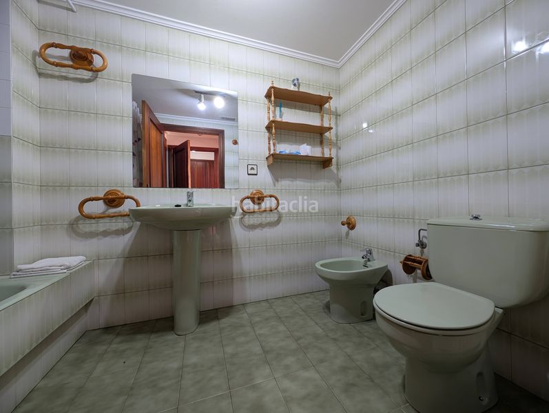 Foto 7178d435-8d87-403d-bde6-81ef9bed88c7. Piso en Laredo - calle enrique mowinckel- rcia amanecer 84 bajo en la playa en Laredo