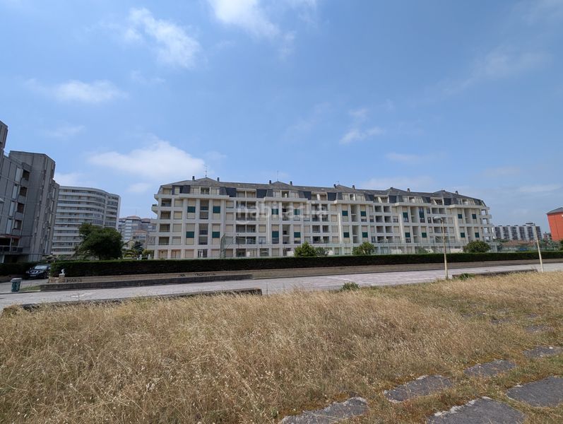Foto d824d295-566f-4289-a80a-3dd275466aa6. Piso en Laredo - calle enrique mowinckel- rcia amanecer 84 bajo en la playa en Laredo