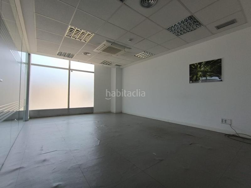 Foto 3a779bff-7e71-49ad-8877-df97ba56c157. Location local commercial dans Cruces Barakaldo