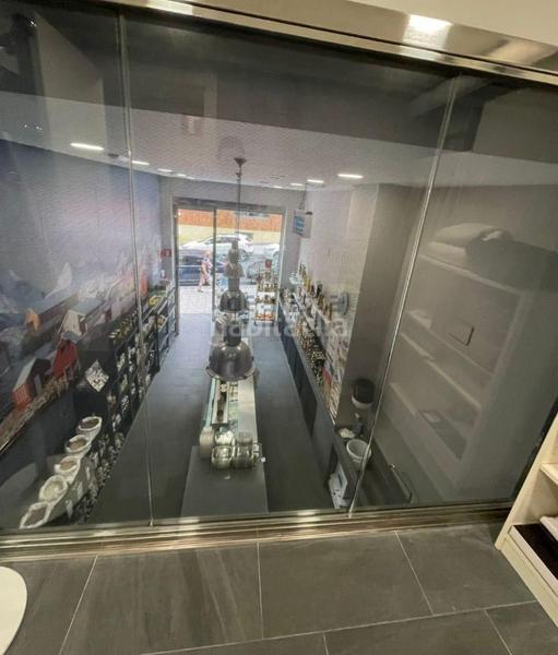 Foto b7d7a75a-1bb0-43be-b7e3-eed868830942. Alquiler local comercial se alquila local comercial zona Cruces reformado. en Barakaldo