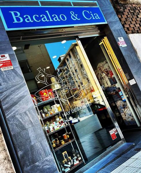 Foto c61a7b68-fd4a-47d7-a2b5-6a2175bd4eb4. Alquiler local comercial se alquila local comercial zona Cruces reformado. en Barakaldo