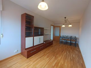 Rent Flat in Bagatza - S. Vicente. Se alquila piso de 2 habitaciones en barakaldo zona bagatza con