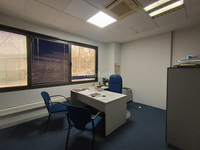 Foto 9f3f33d3-d8b1-420d-8e97-fa042205a93b. Location bureau dans Bagatza - S. Vicente Barakaldo