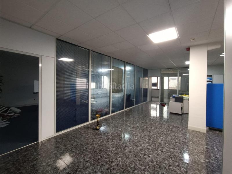 Foto dcffbc1a-eadb-4d3b-97ac-e94cd10aae6b. Location bureau dans Bagatza - S. Vicente Barakaldo