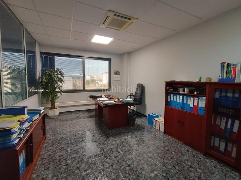 Foto fa3ef1f9-0e5e-4ce2-b0e9-d554ea5996f9. Location bureau dans Bagatza - S. Vicente Barakaldo