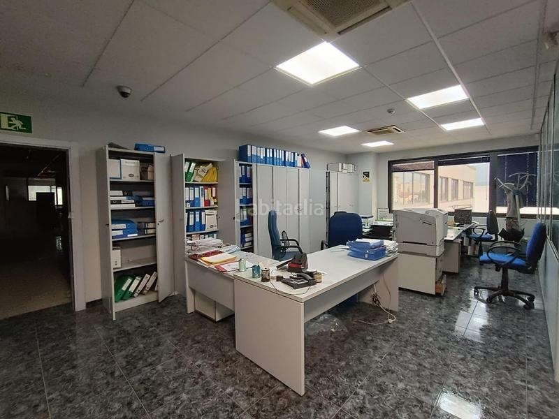 Foto 9306b9df-a104-47c9-ab74-f99163698400. Miete büro in Bagatza - S. Vicente Barakaldo