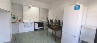 Pis a Cruces. Se vende piso en llano con 3 habitaciones , 2 baños , ascensor y