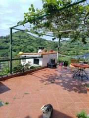Casa a Zierbena. Se vende casa adosada de dos habitaciones en zierbena con 1840 m