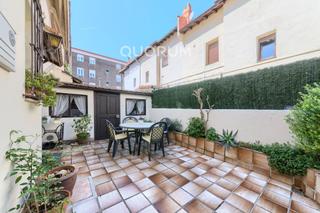 Casa a Lasesarre. Casa unifamiliar reformada junto al bidegorri