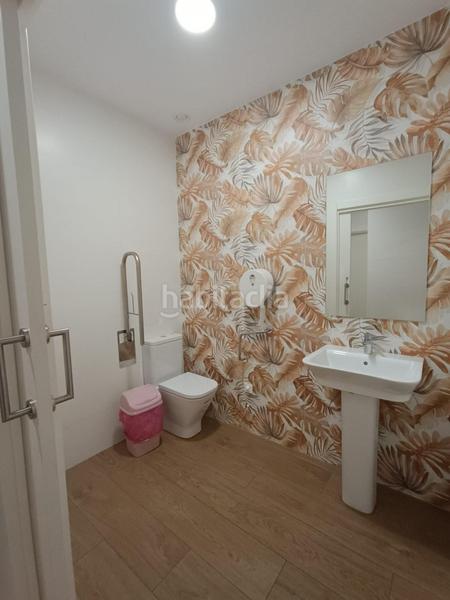 Foto 54e9687c-aebe-403b-820f-10e1f6466503. Alquiler local comercial se alquila local comercial de 90 m2 zona Centro recién reformado. en Barakaldo