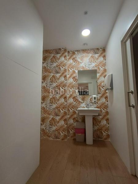 Foto f8cedf88-ea16-4907-acc8-659b1747281d. Lloguer local comercial a Centro Barakaldo