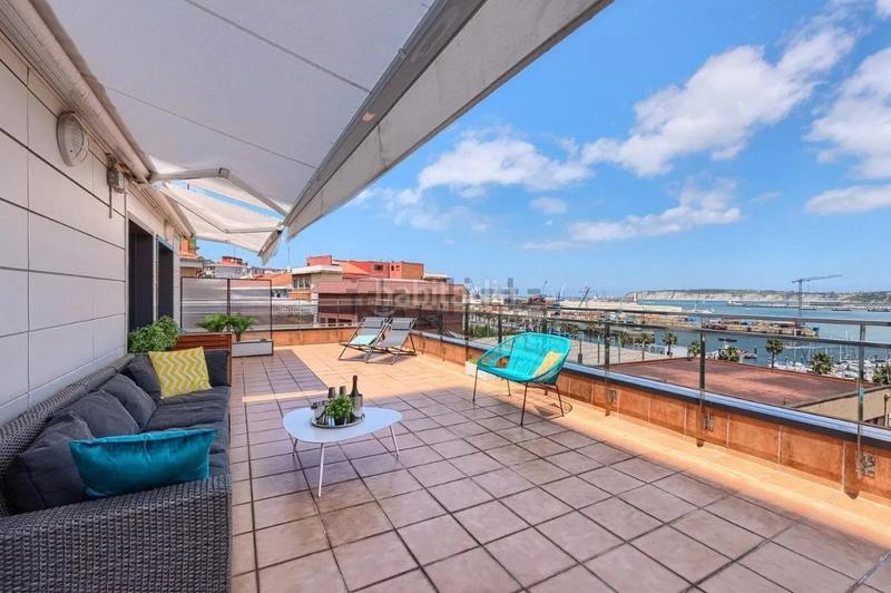 Foto b6feab16-6371-45dd-8f0c-c6a9bd68117e. Piso ático con vistas al abra totalmente reformado en Santurtzi