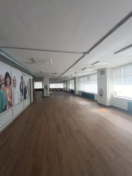 Foto bedbd4fd-648b-4ab1-8a48-1ac9bc0e36e1. Geschäftsraum in Centro Santurtzi