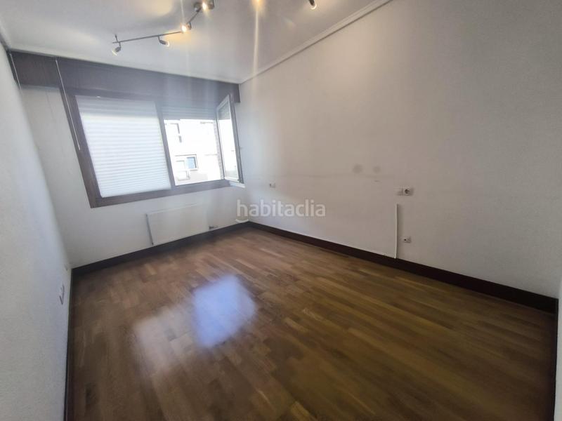 Foto b19c67d4-d967-424a-8ddd-7c6324f7af50. Pis amb calefacció aparcament a Lasesarre Barakaldo