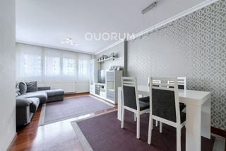 Flat in Arteagabeitia - Retuerto - Kareaga. Se vende precioso de 4 habitaciones y 2 baños con garaje y trast