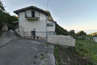 Mas à Muskiz. Se vende casa en kobaron con preciosas vistas al mar para reform