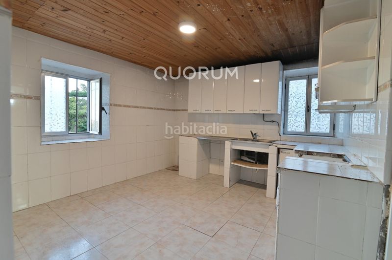 Foto 9ef2f846-02cc-478d-9cd6-4f43eb69ba10. Masía se vende casa en kobaron con preciosas vistas al mar para reformar a tu gusto en Muskiz