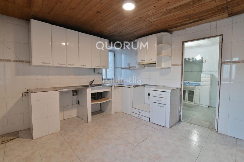 Foto b83fc4fc-4602-4c6a-bd6c-af1c177e12a4. Masía se vende casa en kobaron con preciosas vistas al mar para reformar a tu gusto en Muskiz