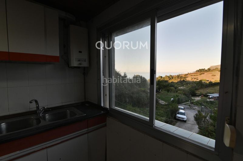 Foto bbde578b-e779-4aaf-8401-84ad74ca0094. Masía se vende casa en kobaron con preciosas vistas al mar para reformar a tu gusto en Muskiz