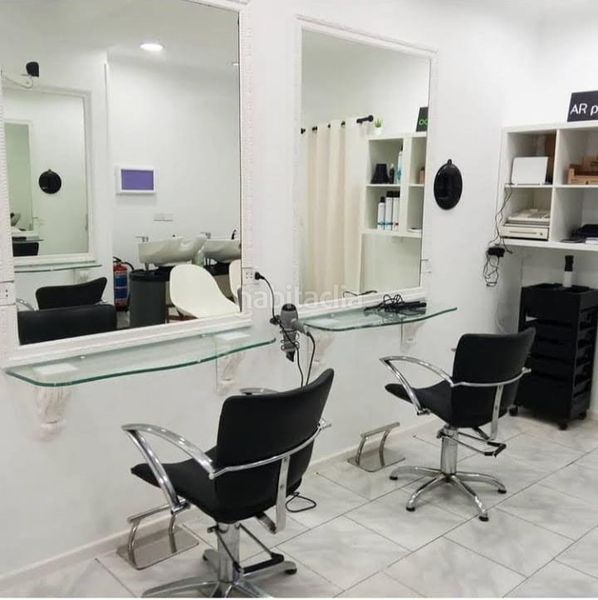 Foto fe333b80-5bd7-44fc-829c-df33586b7e3a. Local comercial a Centro Barakaldo