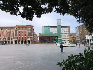 Lloguer Local Comercial a Rontegui-Pormetxeta. Se alquila local comercial de 285 m2 en la herriko plaza de bara