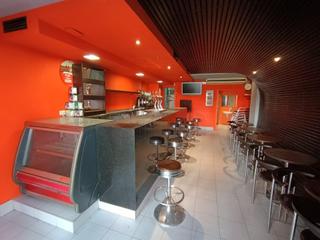 Local commercial à Muskiz. Se vende bar totalmente equipado de de 60 m en muskiz