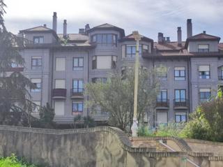Pis a Muskiz. Se vende piso de 3 habitaciones  2 baños y terraza con garaje y