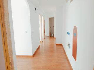 Geschäftsraum in Calle cayetano garcía martín 1. Venta de local comercial con vivienda en plasencia