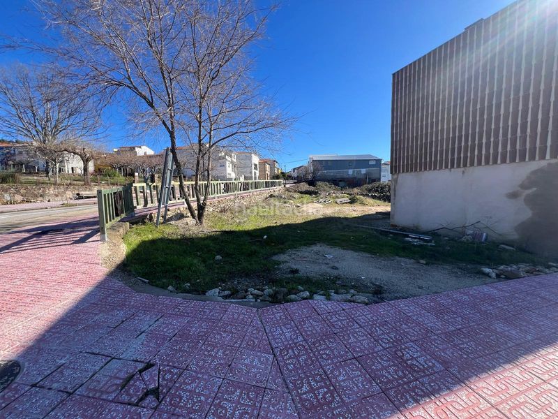 Foto 90472245-5b09-4360-a256-608082fd8848. Terreny residencial a avenida del valle 37 a Piornal