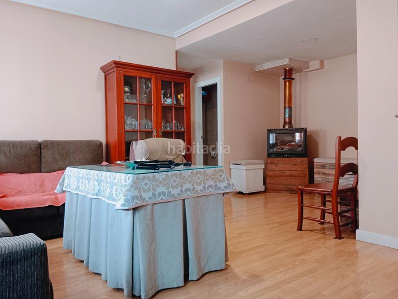 Foto 2eb2f2e8-b135-4a5e-822a-a95a15bd11b9. Casa a calle cabezabellosa 7 a Miralvalle - Av. Virgen del Puerto - La Data Plasencia