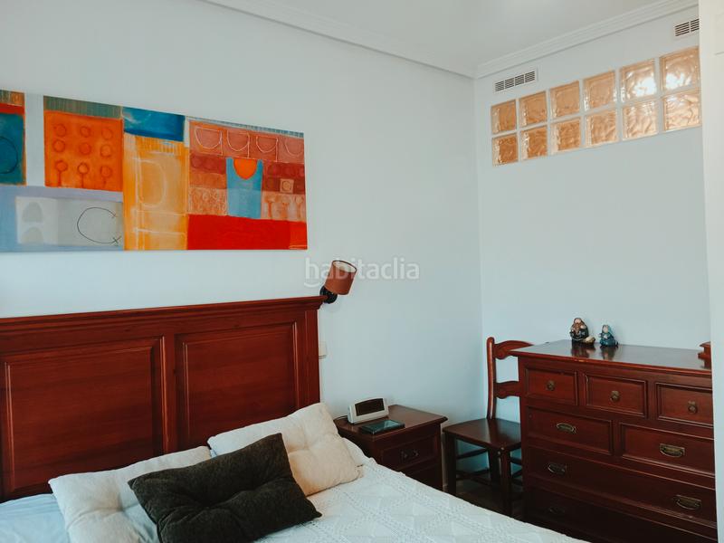 Foto 7d9ff3cb-b3d9-460d-95eb-e50c1c094a7f. Casa a calle cabezabellosa 7 a Miralvalle - Av. Virgen del Puerto - La Data Plasencia