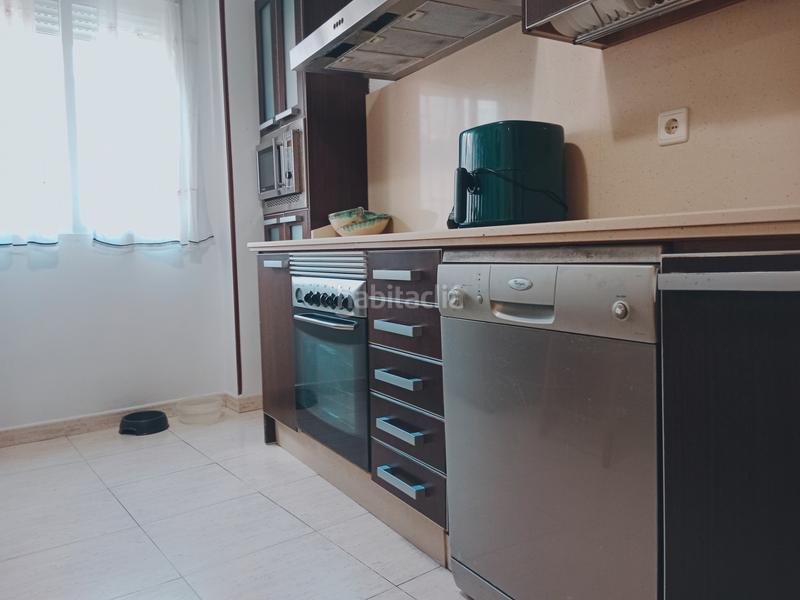 Foto a0427c69-48c5-44f6-aabb-1ba60d6c1c42. Casa a calle cabezabellosa 7 a Miralvalle - Av. Virgen del Puerto - La Data Plasencia