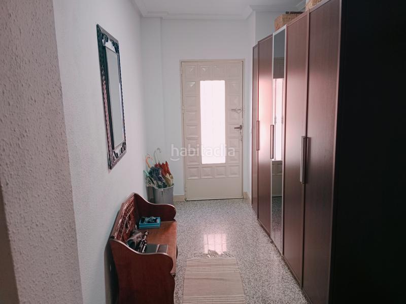 Foto c9529364-cf9b-4e17-884b-22d375ea1ec8. Casa a calle cabezabellosa 7 a Miralvalle - Av. Virgen del Puerto - La Data Plasencia